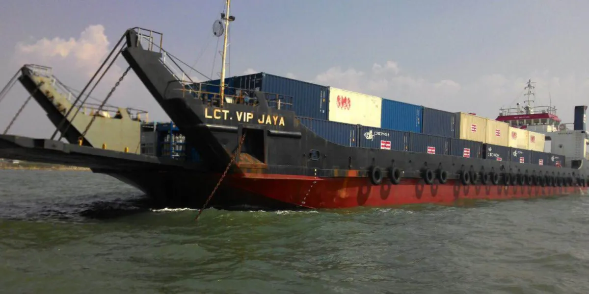 LCT VIP JAYA (1800 DWT, fitted for container carrier)